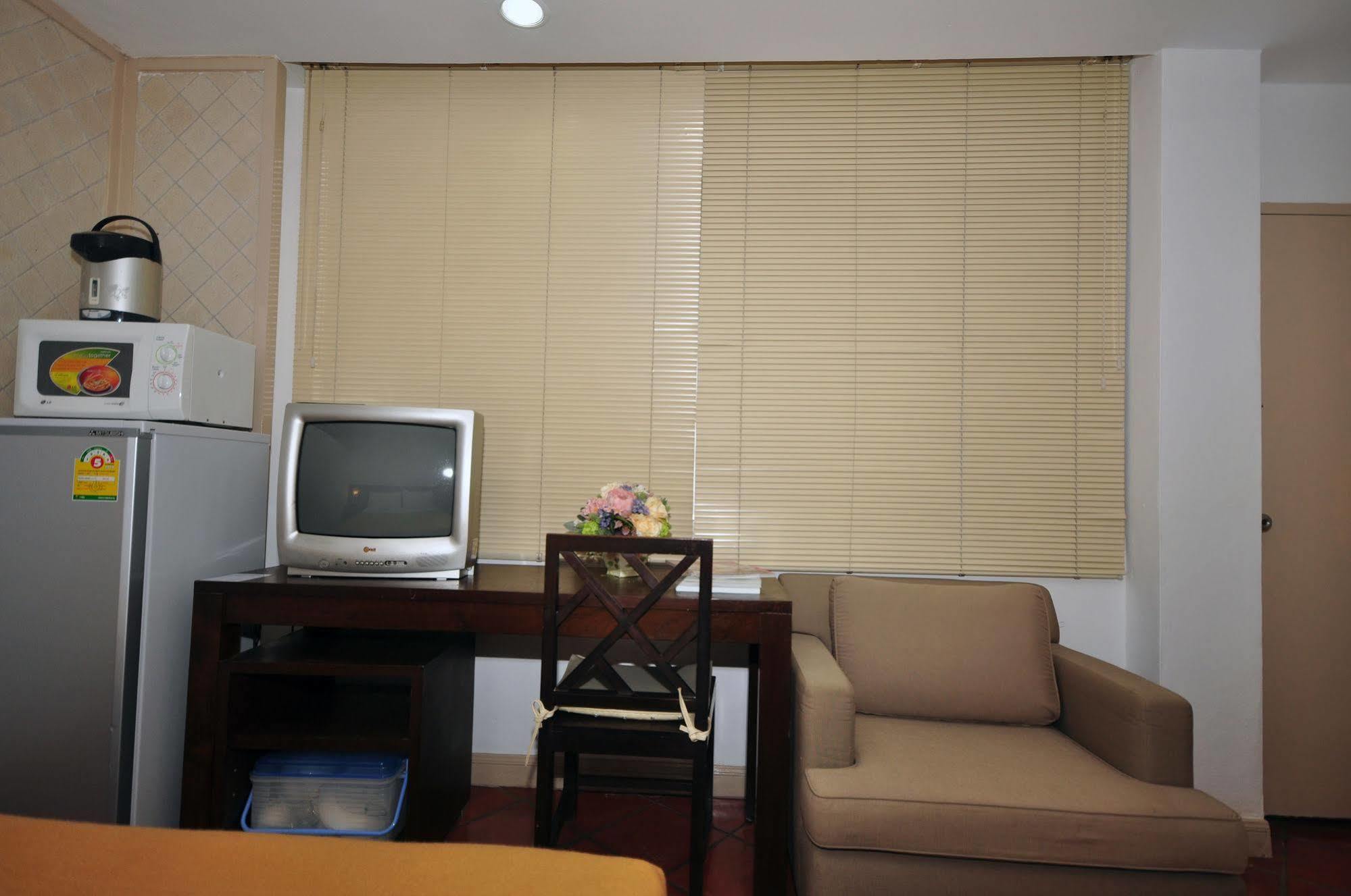 Psb1 Apartment Bangkok Exteriör bild