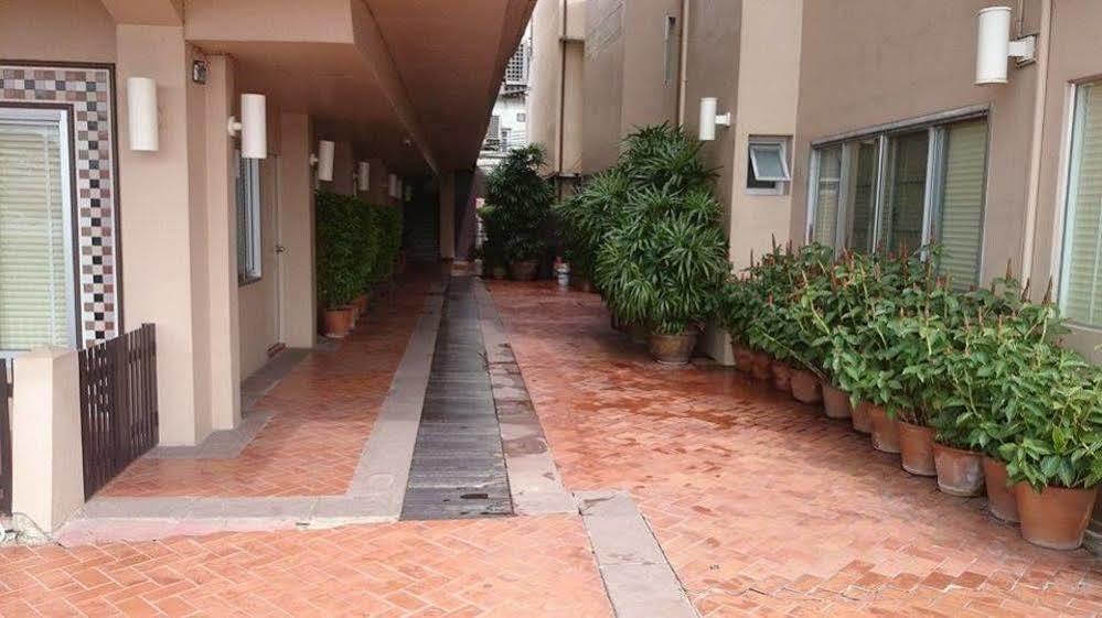 Psb1 Apartment Bangkok Exteriör bild