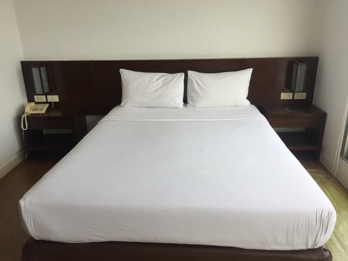 Psb1 Apartment Bangkok Exteriör bild